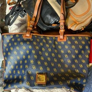 Dooney & Bourke purse